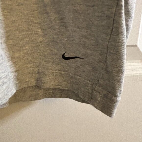 NIKE Dri-Fit Gray Tee Mens Size XL Short Sleeve Althleticwear Workout T-shirt - Picture 3 of 3